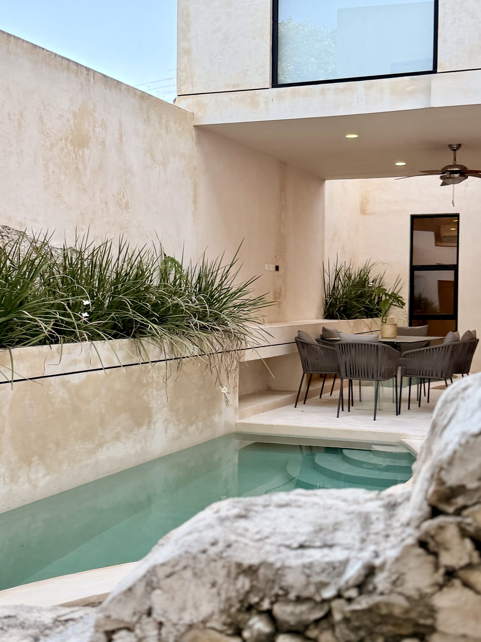 Plunge pool with stone feature